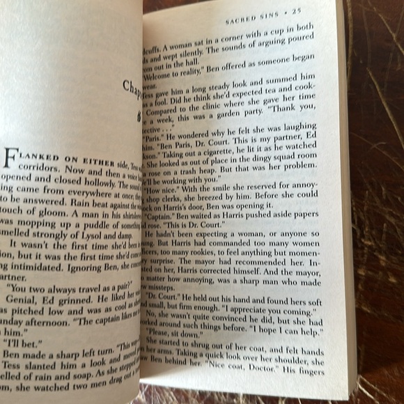 Nora Roberts 'Sacred Sins' Book - Picture 3 of 3